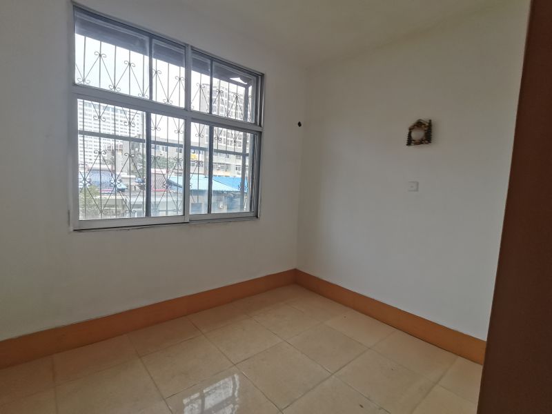 出租，問天東區(qū)對(duì)過安樂街市建宿舍，3樓，2室1廳，簡裝