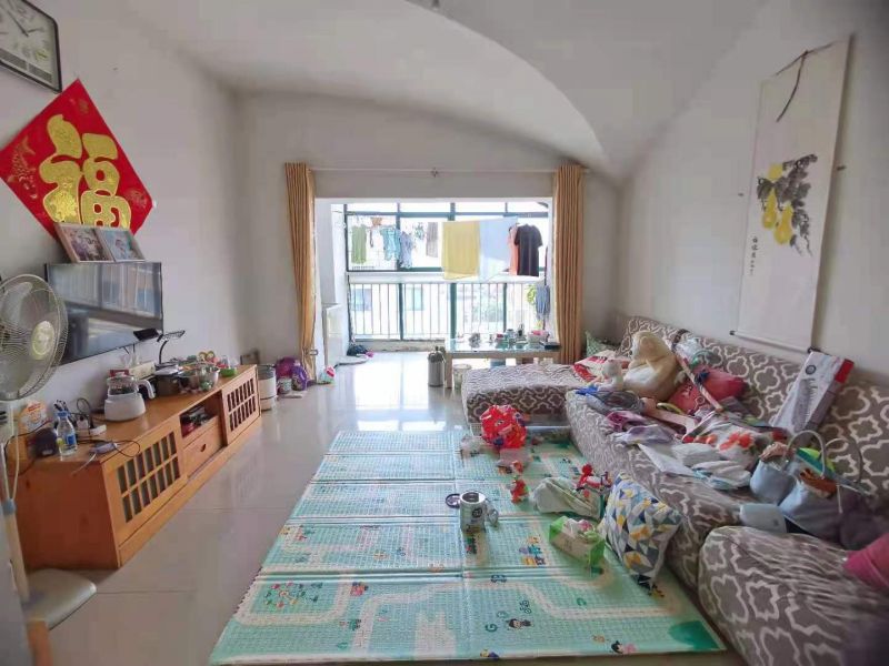 品質小區學區房!2室2廳1衛144m2,拎包入駐,隨時看房。