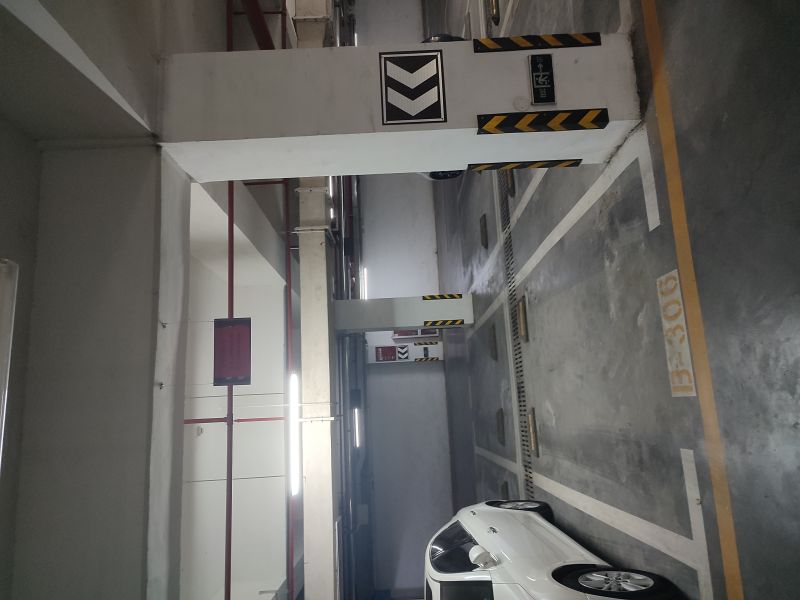 涵翠苑B區(qū)車位，車位位于27號樓電梯口南側，22號樓電梯口北側，好停車，位置佳