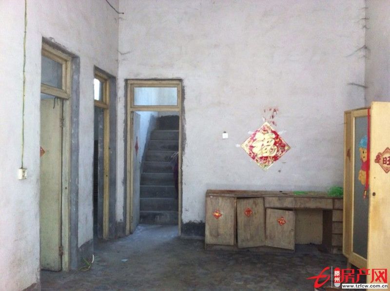 龍泉東環(huán)路美銘廣場(chǎng)，前大廟村復(fù)式樓