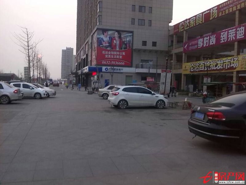沿街門頭，朝南開間大，商貿群中黃金地段，坐享升值，旺鋪在租