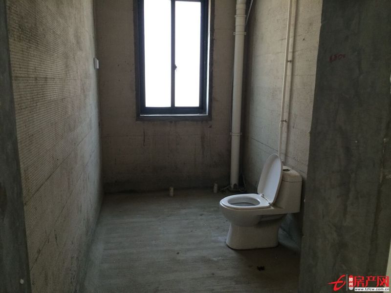 愛家豪庭精裝修好房源低價(jià)出售