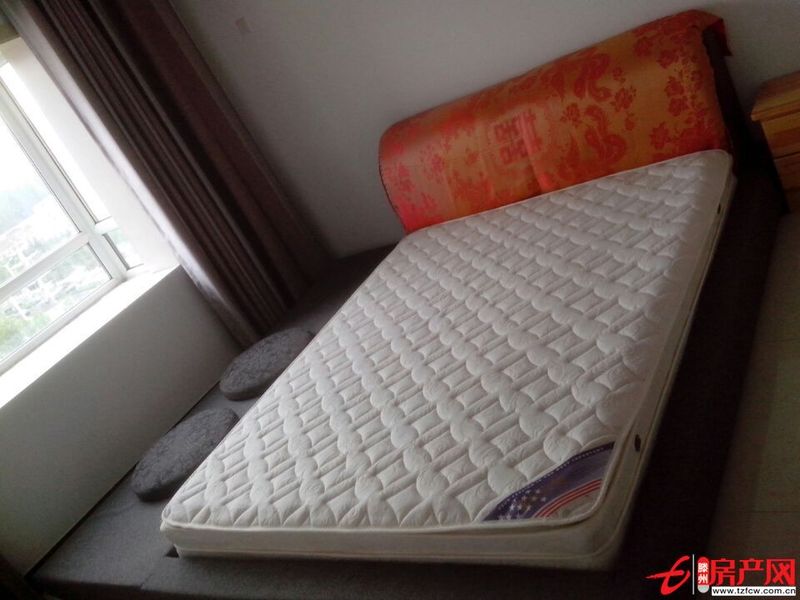 七彩陽光城精裝三室兩廳，全新家電齊全、拎包即住
