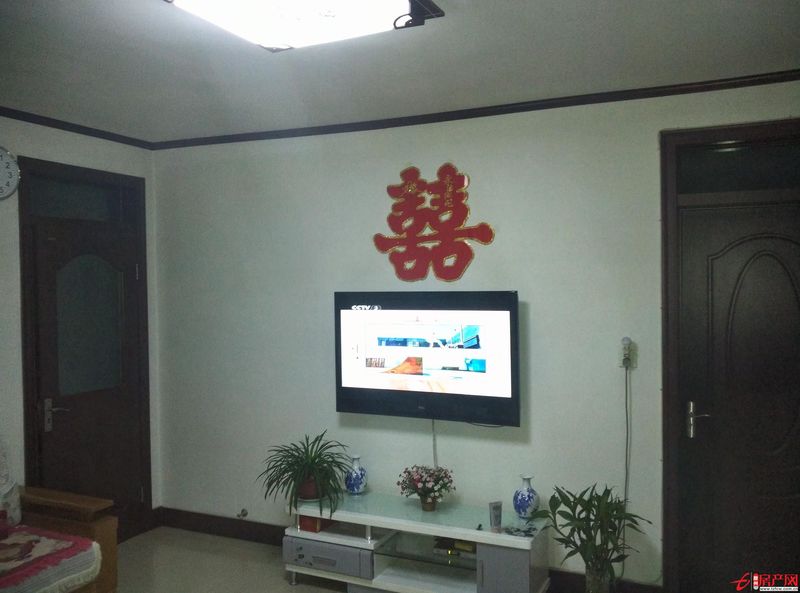 春秋閣學(xué)區(qū)房一樓，緊鄰實(shí)小