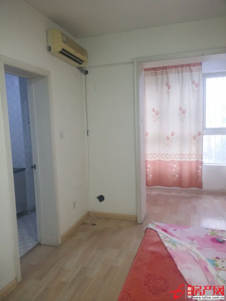 凱旋國際，步行街北首，一室一廳，精裝修，拎包即住