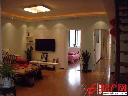 濱江二期經(jīng)典多層復式精裝修全套家具拎包即住
