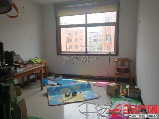 魯東小區(qū)三室送儲(chǔ)藏室！