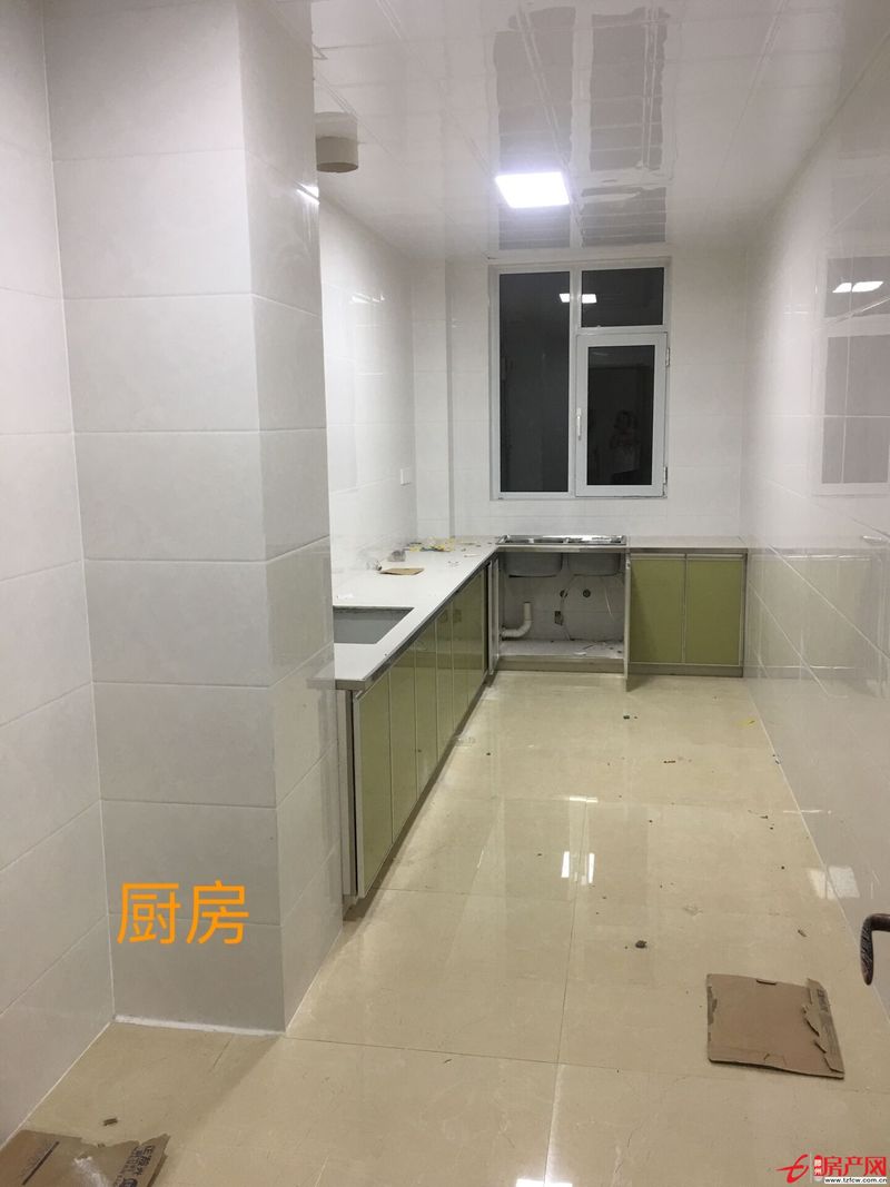 三室兩廳兩衛生間，超大廚房，南北通透，絕版戶型