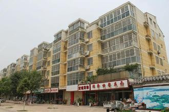 鳳凰苑，沿河，經典多層，一樓相當于二樓，學校區域，出行方便