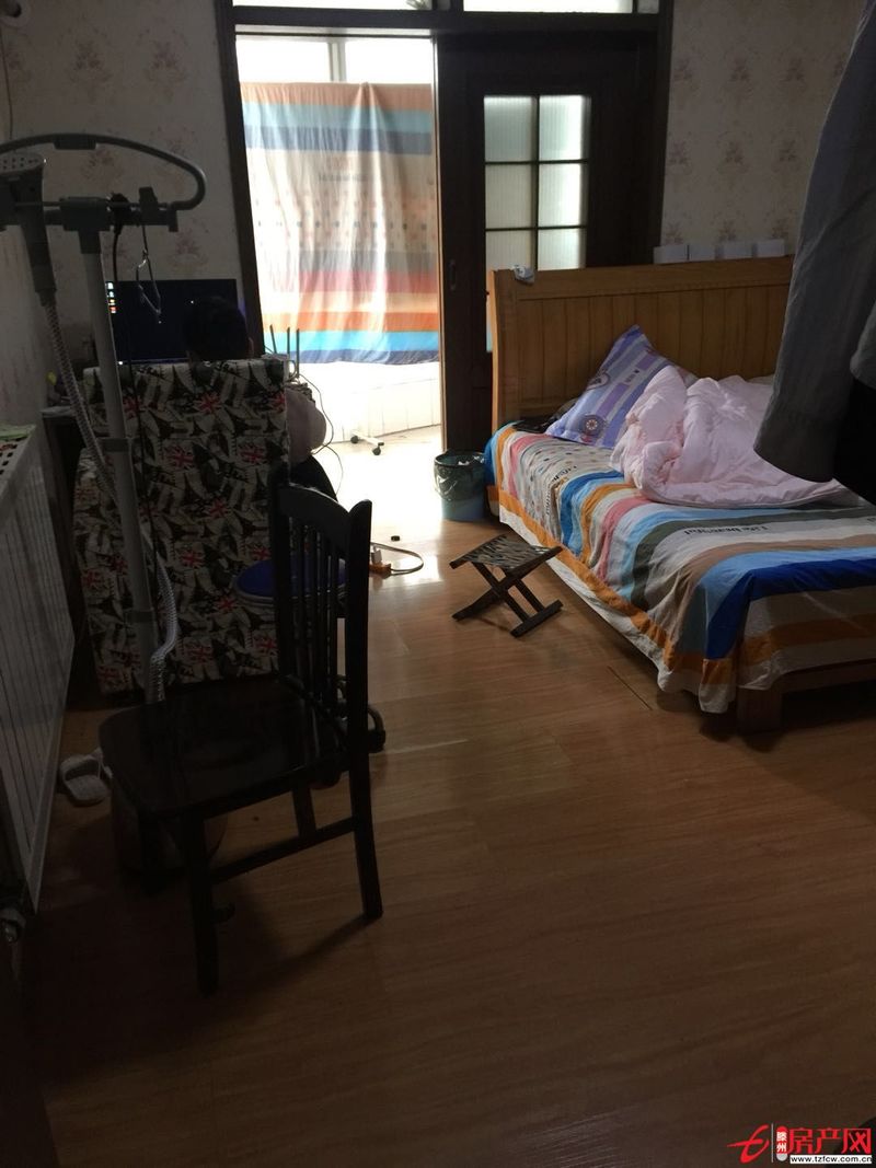 碧桂園小區(qū)位置佳交通方便，位于人民醫(yī)院附近，市中繁華區(qū)