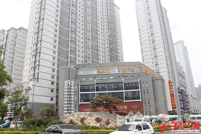 九州清晏離醫(yī)院市場近交通便利。