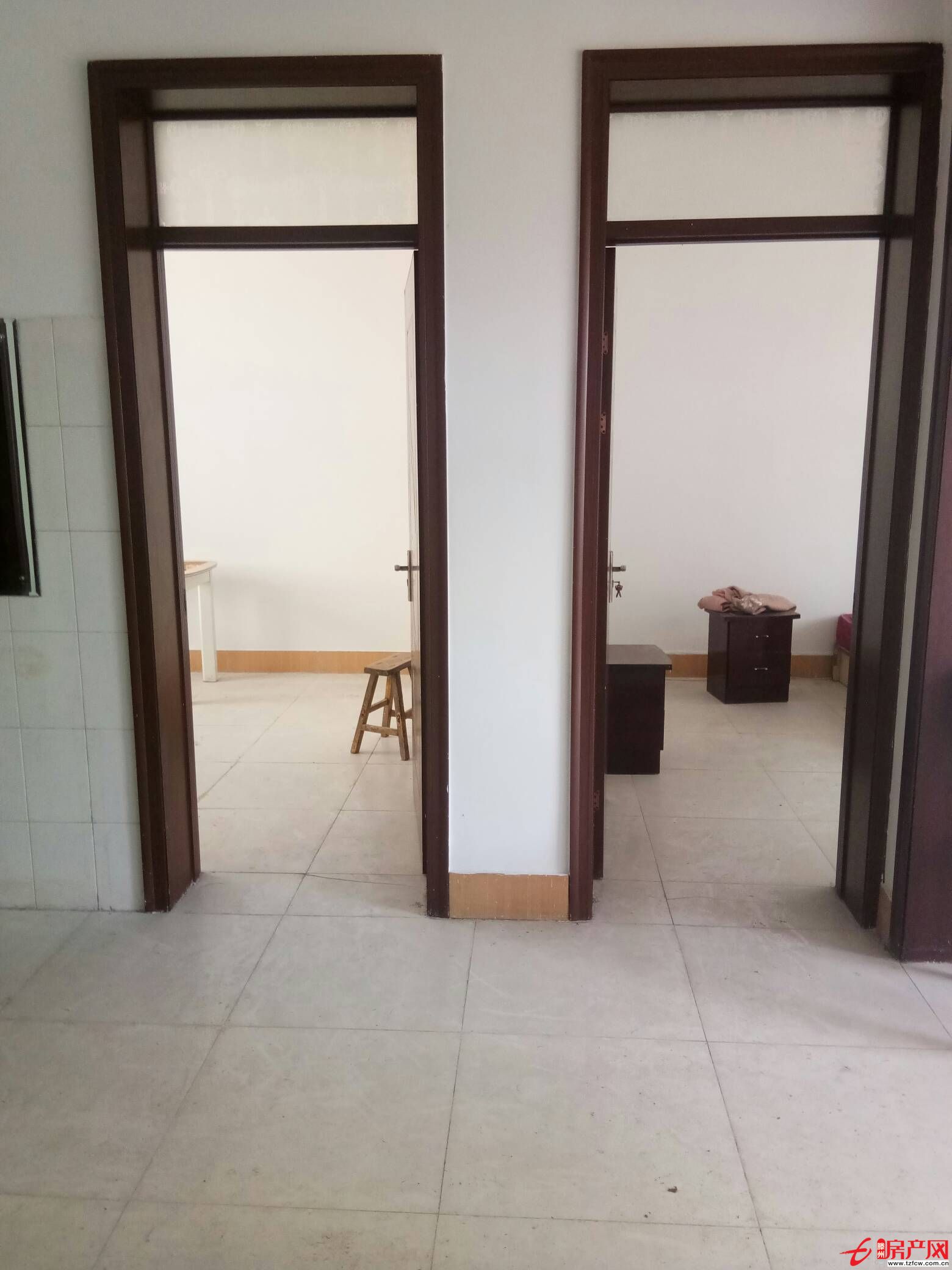 煤炭局宿舍二樓三室兩廳，三室一廳朝陽，有證需全款屬于滕北前進(jìn)