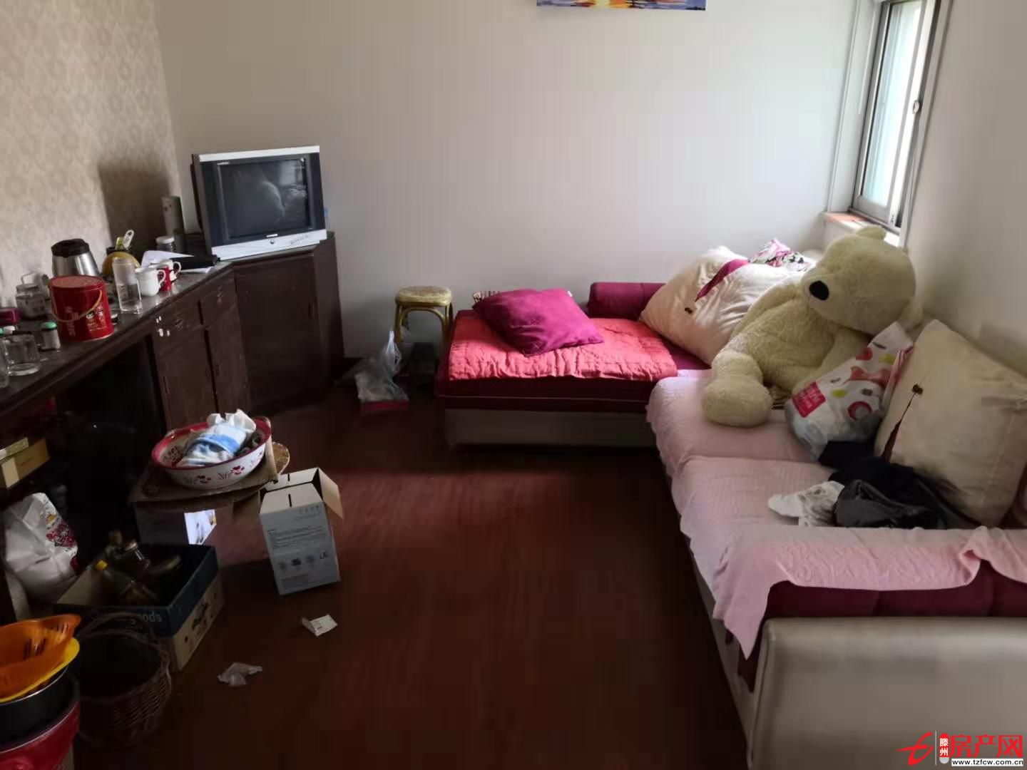 學(xué)區(qū)房，生活方便，部分家具，領(lǐng)包可住