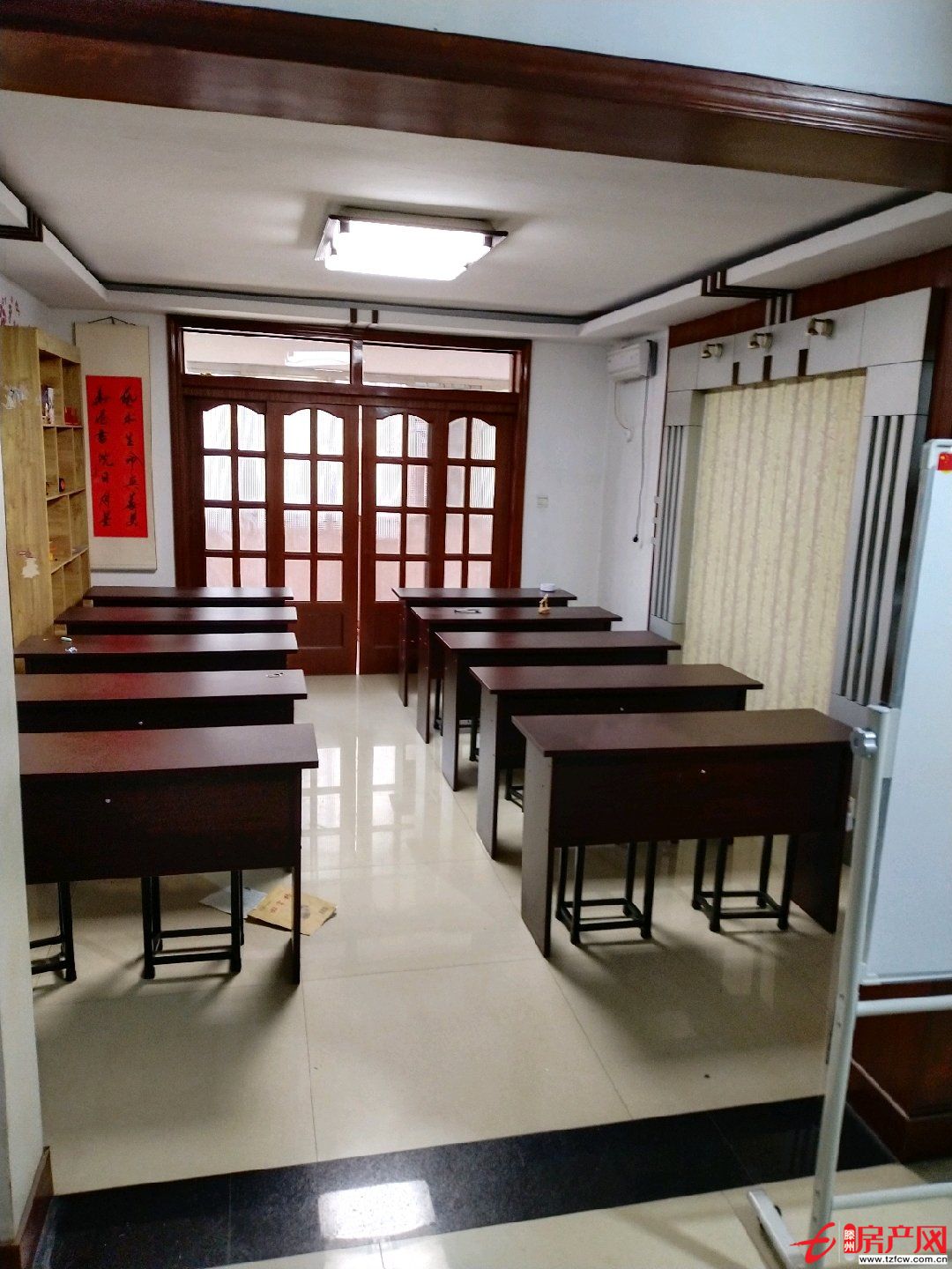 業(yè)主急售龍泉苑32-1-102，3室2廳2衛(wèi)，送地下室。
