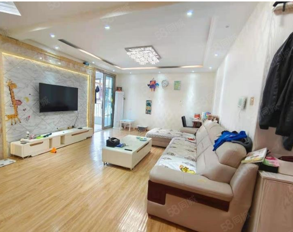 威尼斯三區   精裝修3室2廳1衛120m2137萬元