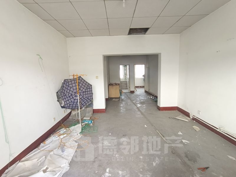 金城花園 毛坯3室2廳1衛(wèi)85m254萬(wàn)元 滿5年