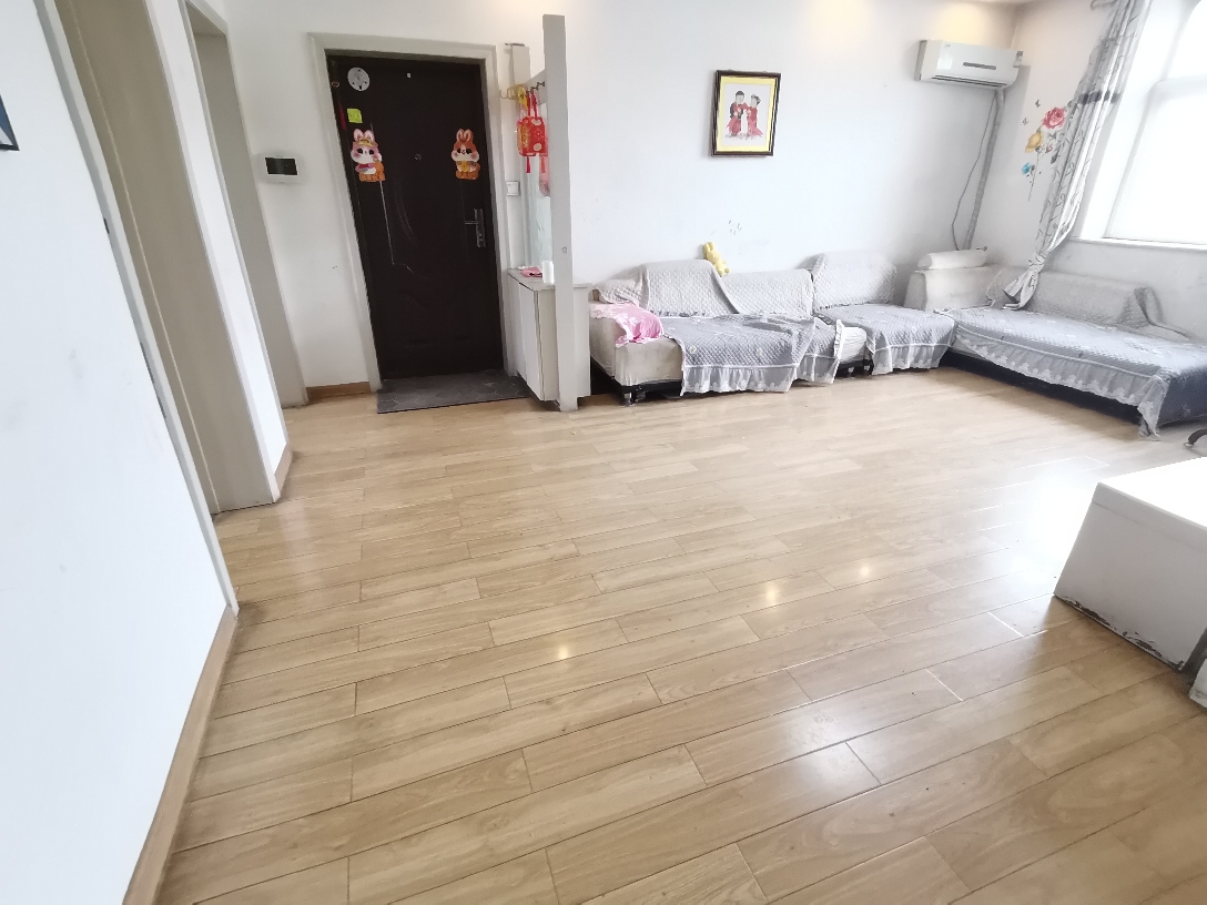 七彩陽(yáng)光城   3室2廳1衛(wèi)108m2119萬(wàn)元