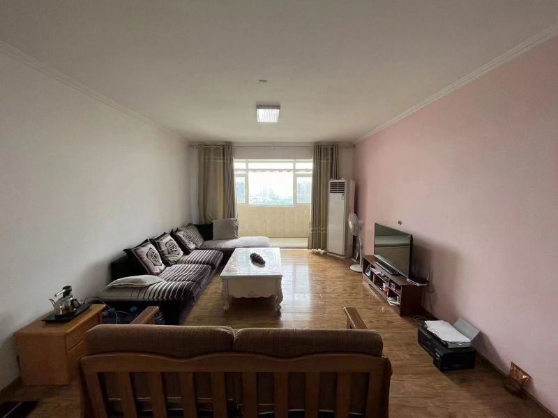 人和藍(lán)灣，緊鄰新一中，南排觀景，精裝修3室2廳2衛(wèi)155m22200元/月（包含地下車位+儲(chǔ)藏室）